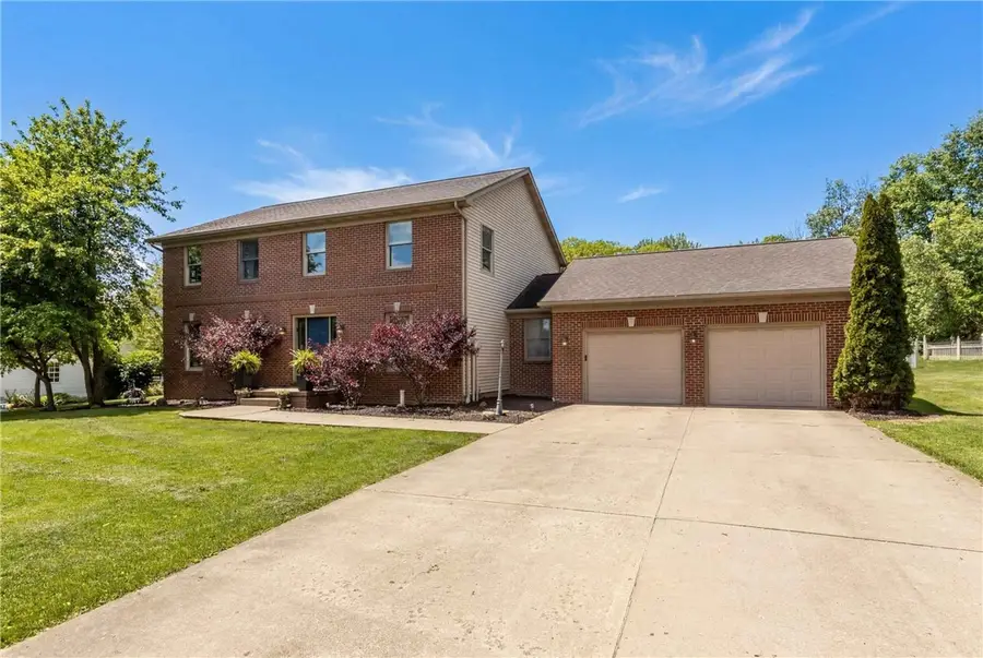 7 Carriage Ln, Grove City, PA 16127 - #2