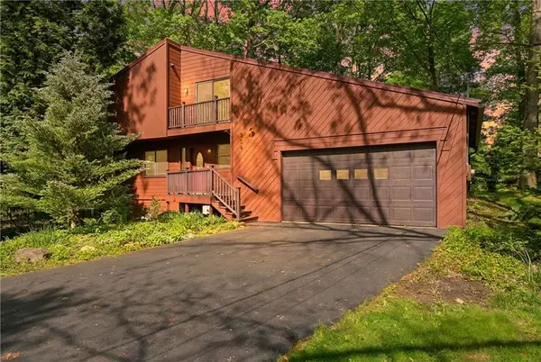 909 Apache Trl, Mercer, PA 16137
