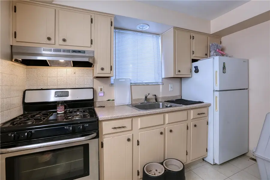 622 Virginia Ave, Rochester, PA 15074 - #3