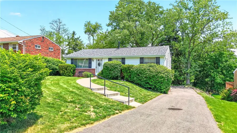 35 Frances Dr, Coraopolis, PA 15108 - #2