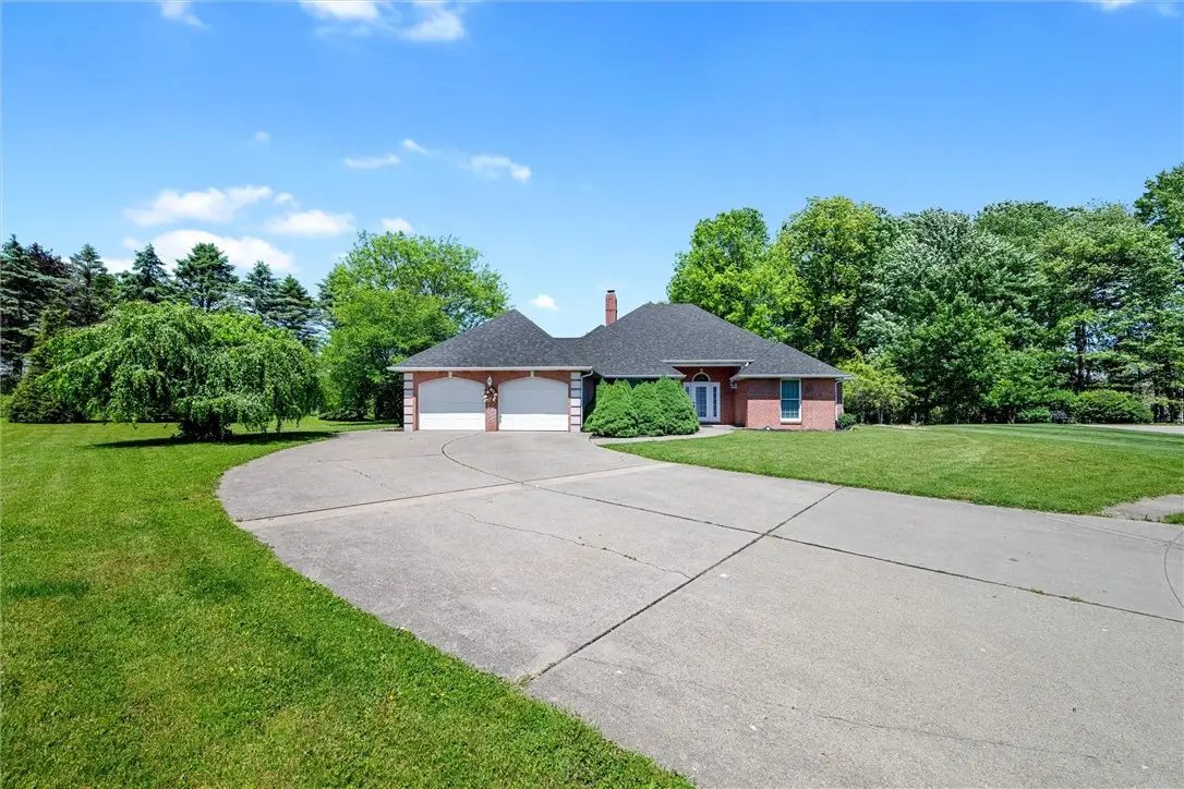 111 Saddle Brook Cir, Butler, PA 16001 - #1