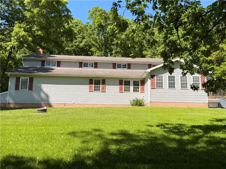 526 E River Rd, Edinburg, PA 16116 - #2