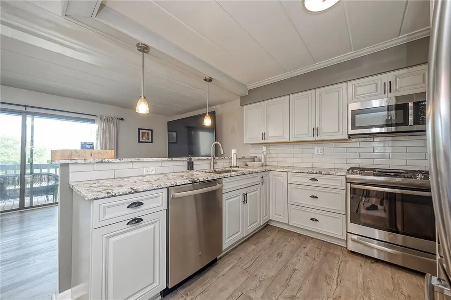 2034 Swallow Hill Rd #220, Pittsburgh, PA 15220 - #3