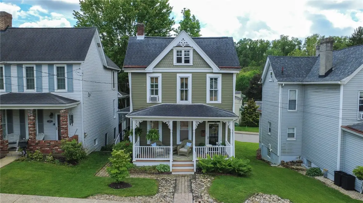 602 9th St, Irwin, PA 15642 - #1