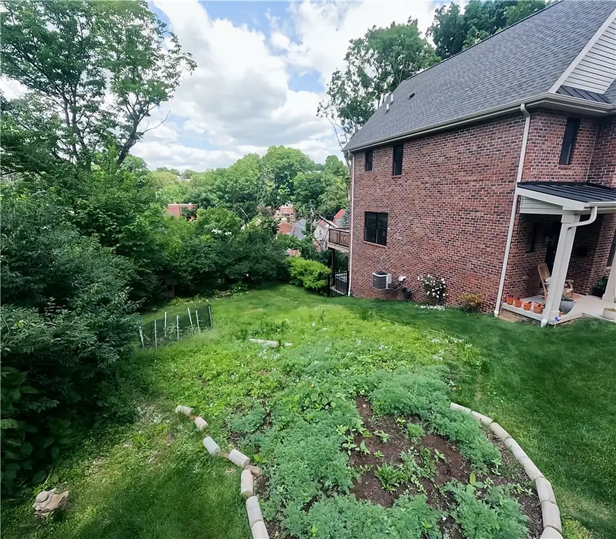 318 Garland St, Pittsburgh, PA 15218 - #2