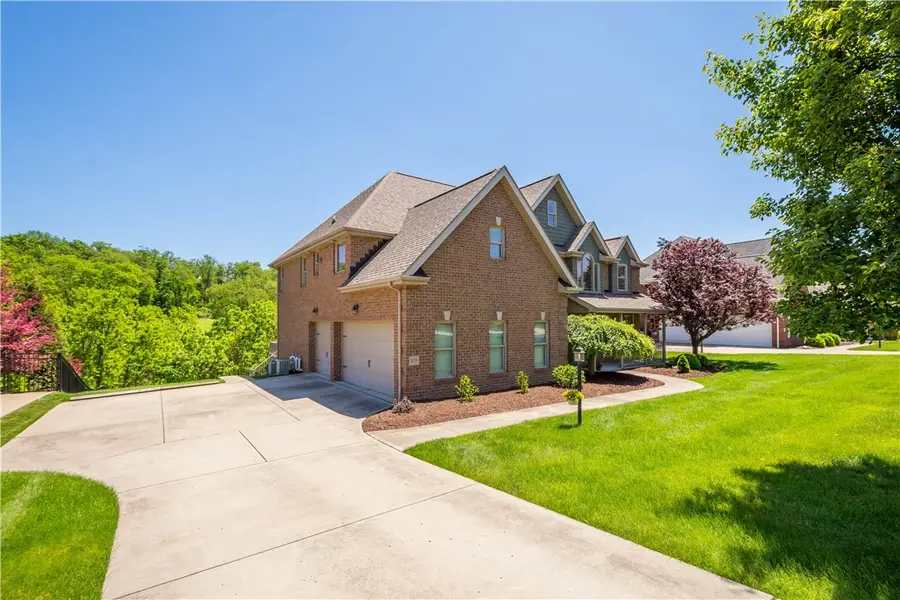 320 Hedgerow Dr, Venetia, PA 15367 - #2