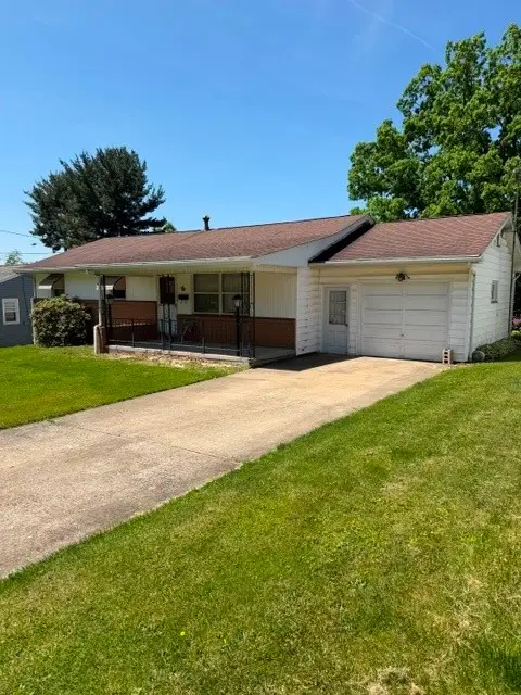 410 Indiana Ave, Farrell, PA 16121 - #1