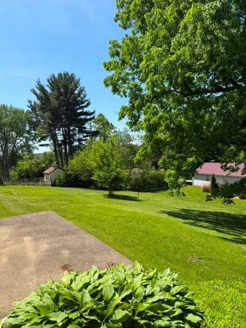 410 Indiana Ave, Farrell, PA 16121 - #3