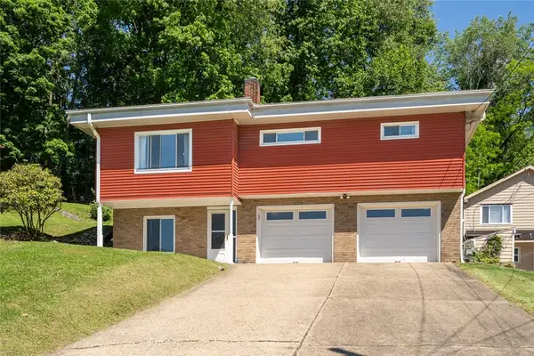 135 Lake Dr, Elizabeth, PA 15037