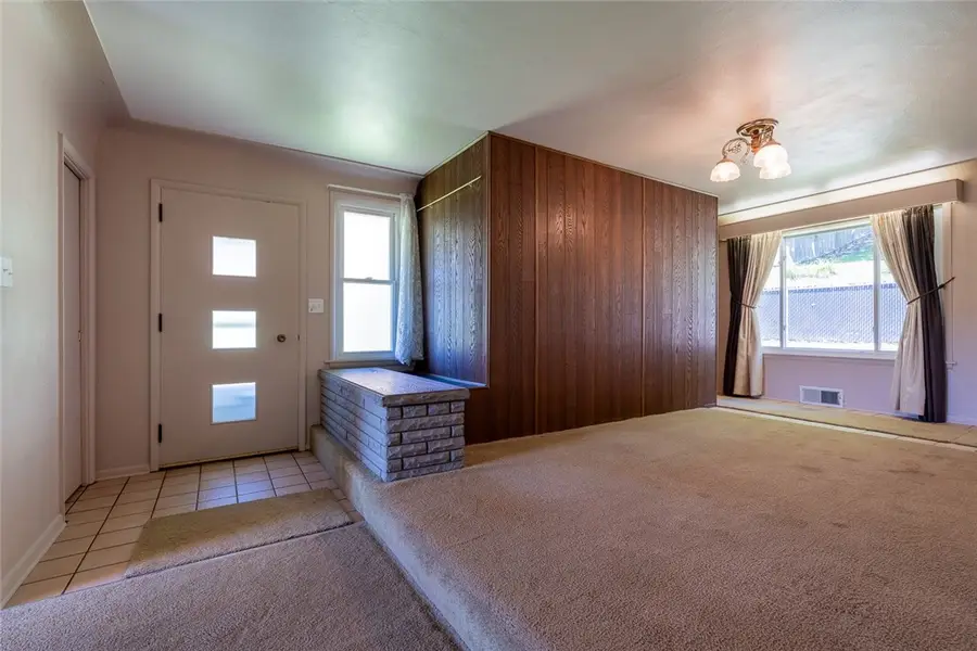 135 Lake Dr, Elizabeth, PA 15037 - #3