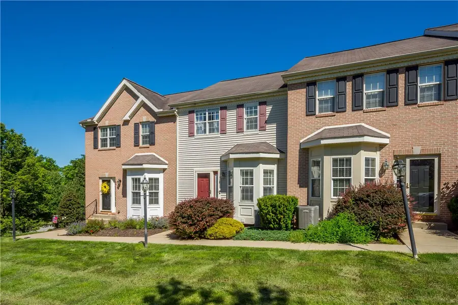 903 Royal Ct, Canonsburg, PA 15317 - #2