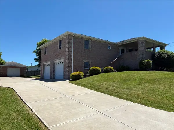 902 Central Dr, New Eagle, PA 15067