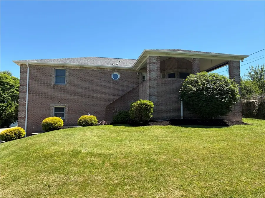 902 Central Dr, New Eagle, PA 15067 - #2