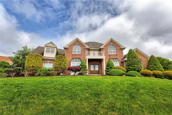 33 Hawthorne Ln, Irwin, PA 15642