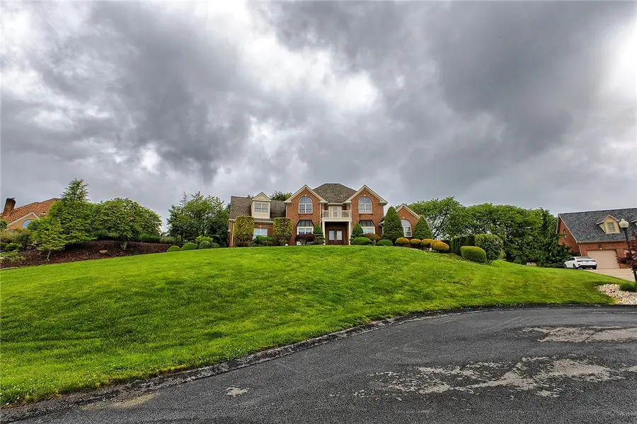 33 Hawthorne Ln, Irwin, PA 15642 - #2