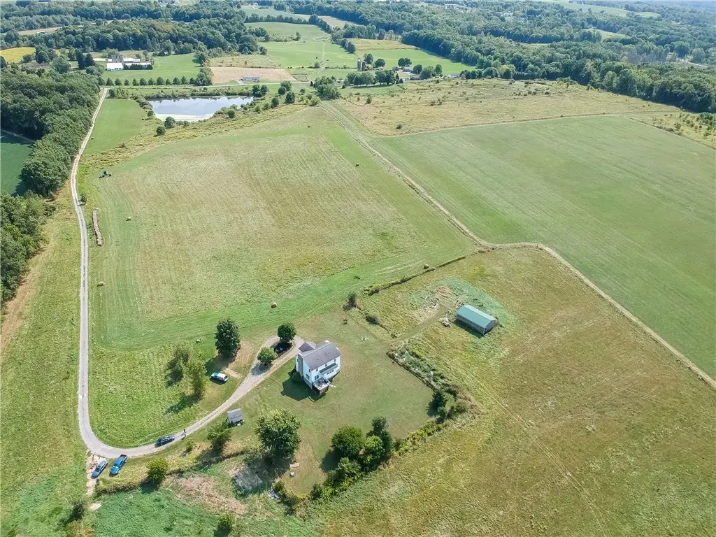 635 Cameron Rd, New Castle, PA 16101 - #1