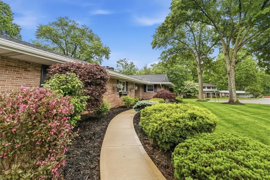 105 Appletree Dr, Beaver, PA 15009 - #3