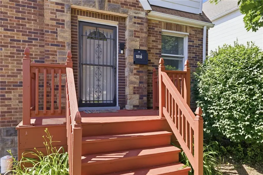 1818 Tyler St, Aliquippa, PA 15001 - #2