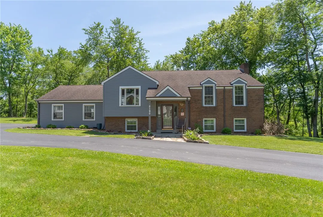 5190 Windy Hill Dr, Gibsonia, PA 15044 - #1