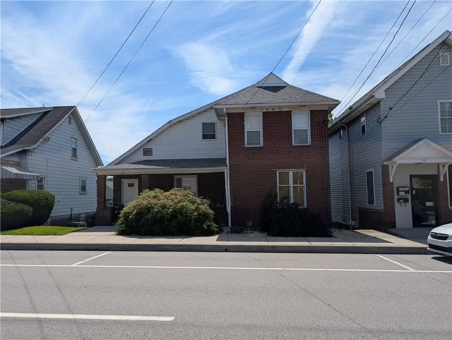 32 S 3rd St, Youngwood, PA 15697 - #2