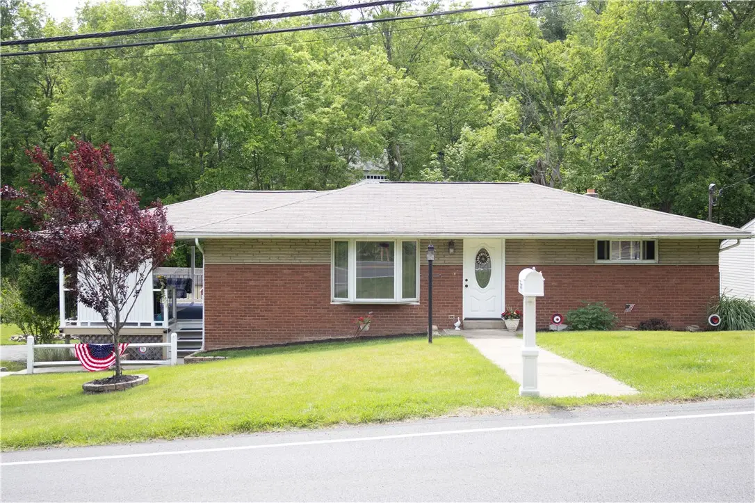551 Muse Bishop Rd, Cecil Bishop, PA 15057 - #1