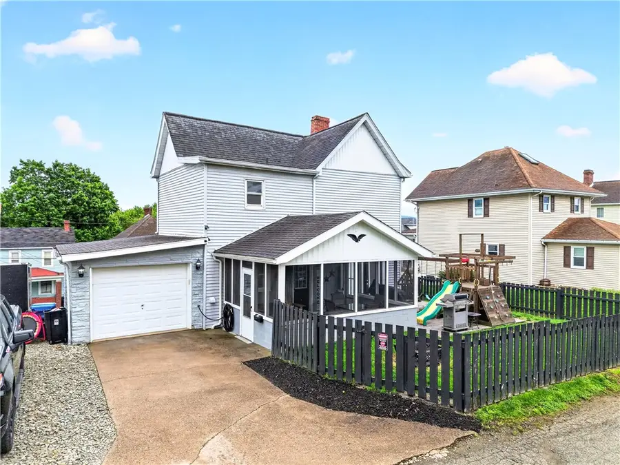 118 Center Ave, Mount Pleasant, PA 15666 - #3