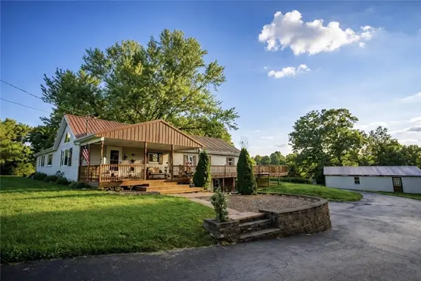 1425 Old State Rd, New Castle, PA 16101