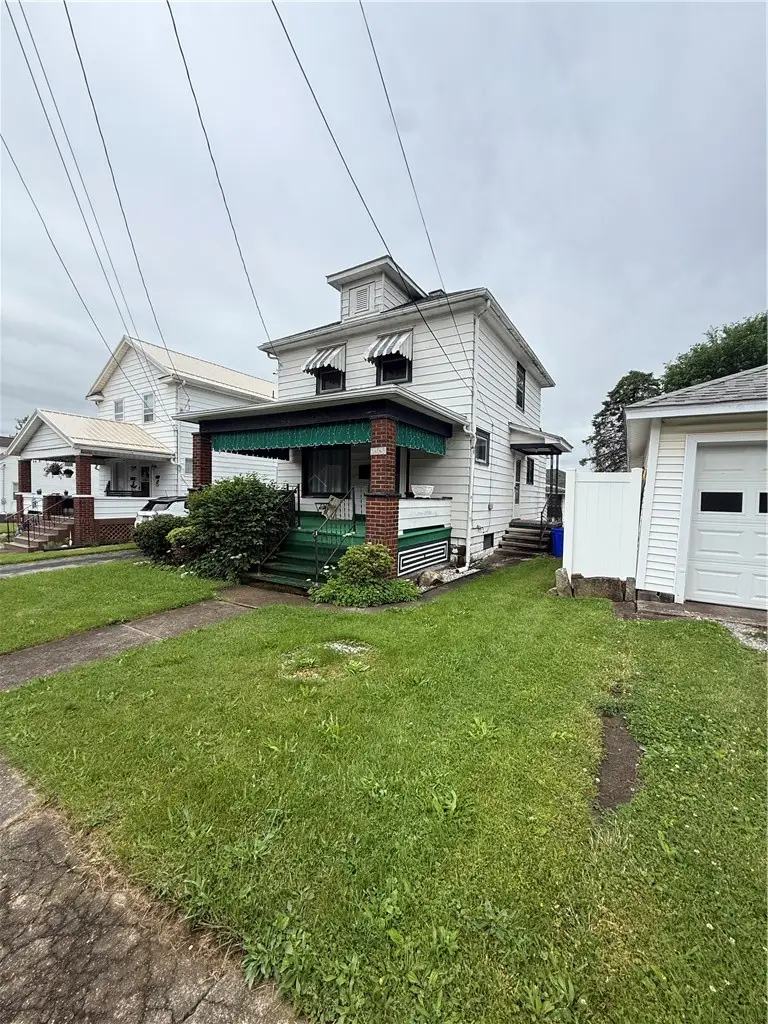 908 Hazen St, New Castle, PA 16105 - #1