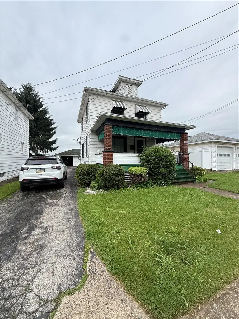 908 Hazen St, New Castle, PA 16105 - #2