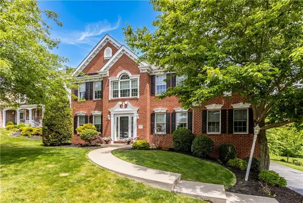 161 Foxchase Dr, Canonsburg, PA 15317