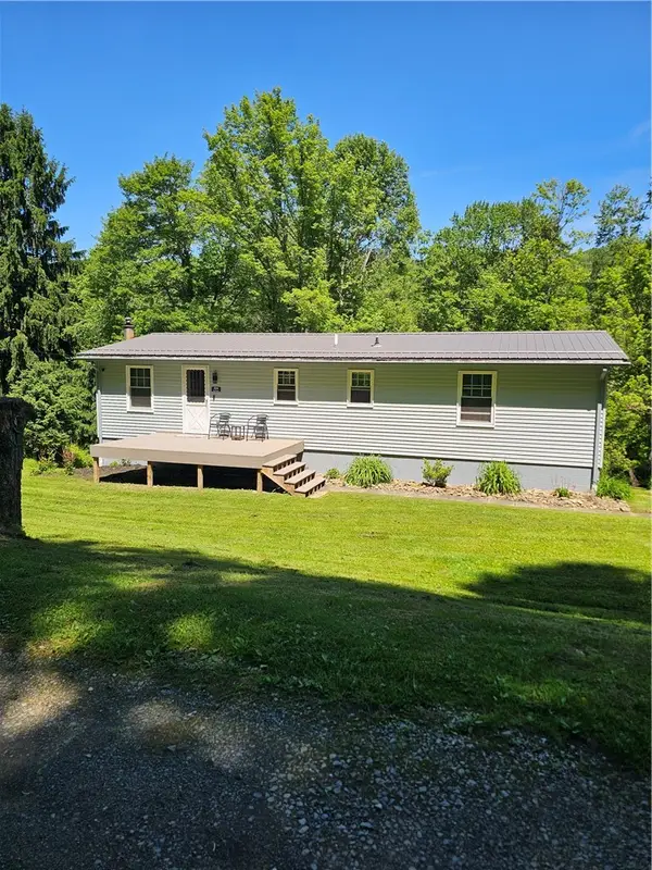 324 Barr Rd, Natrona Heights, PA 15065