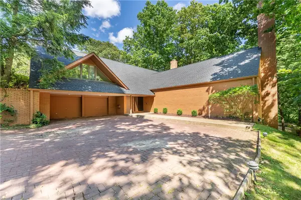 12 Woodland, Mt Lebanon, PA 15228