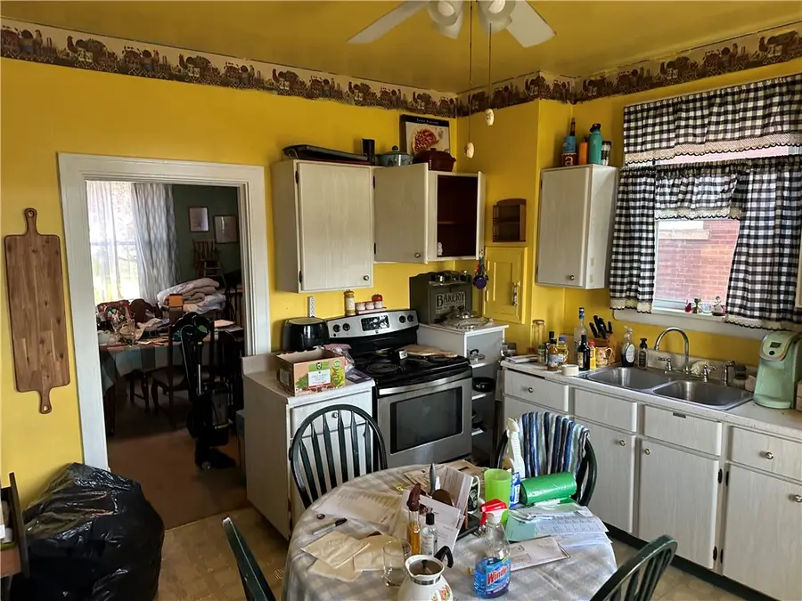 311 Margaret St, Jeannette, PA 15644 - #3