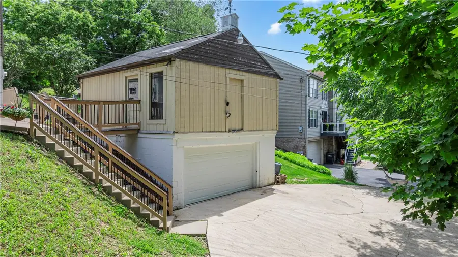 210 Pine Drive, Coraopolis, PA 15108 - #2