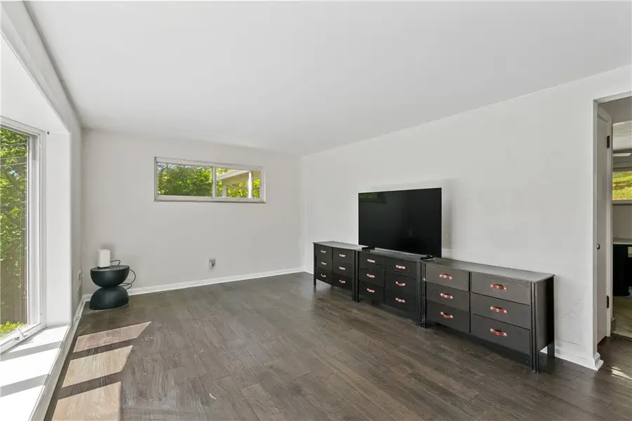 5690 Florida Ave, Bethel Park, PA 15102 - #3