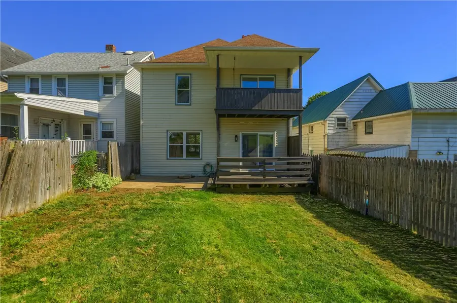 513 Franklin Ave, Ellwood City, PA 16117 - #3