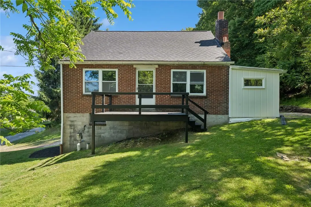 924 Darlington Ave, Jeannette, PA 15644 - #1