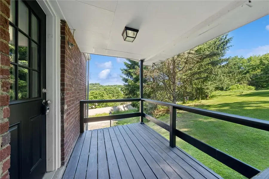 924 Darlington Ave, Jeannette, PA 15644 - #3