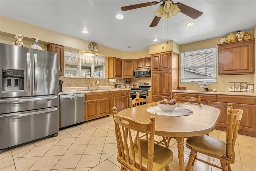 746 Mclean St, Rochester, PA 15074 - #2
