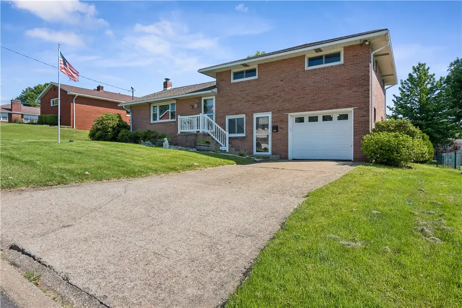 33 Barbara Rd, Latrobe, PA 15650 - #2