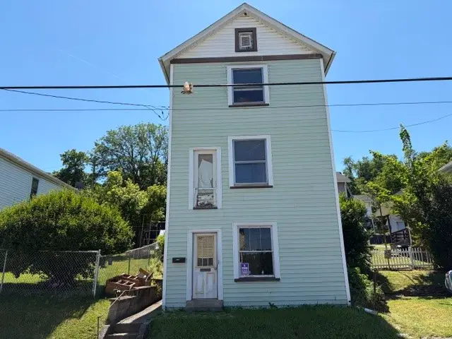 939 Meadow Ave, Charleroi, PA 15022 - #1