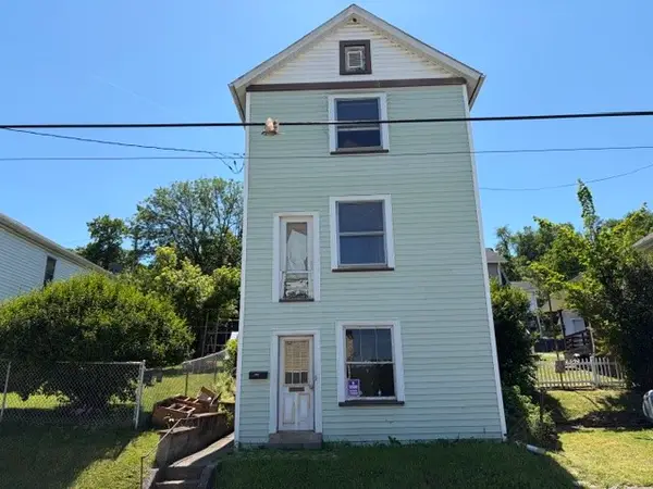 939 Meadow Ave, Charleroi, PA 15022