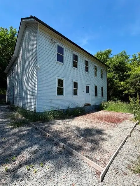 55 Pumpkin Center Rd, Finleyville, PA 15332