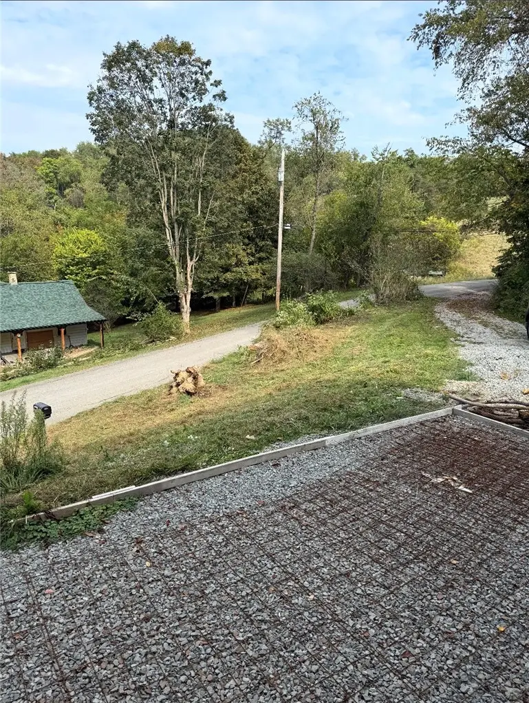 55 Pumpkin Center Rd, Finleyville, PA 15332 - #2