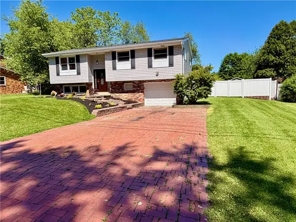 302 Sun Valley Dr, Cranberry Twp, PA 16066