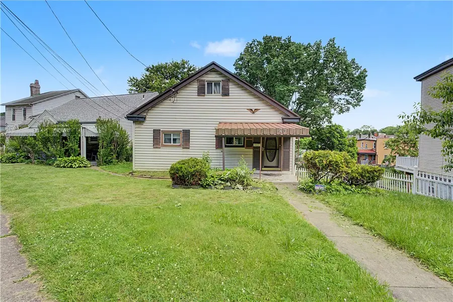 212 Singer Avenue, McKees Rocks, PA 15136 - #2