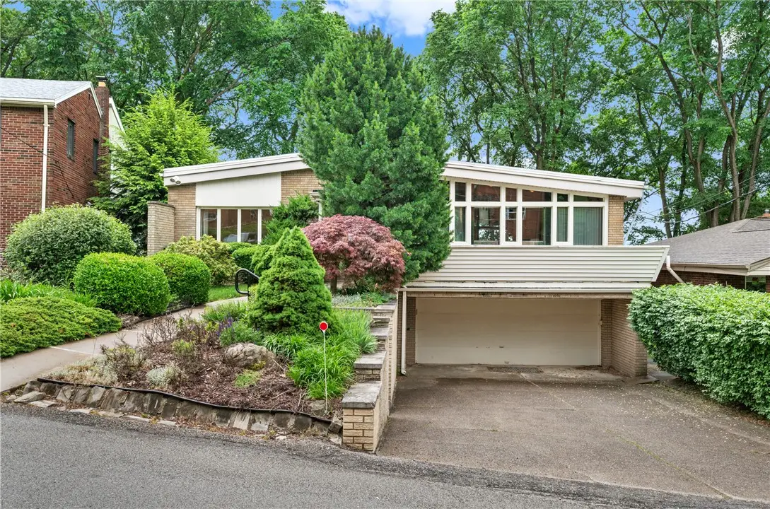 6660 Landview Rd, Pittsburgh, PA 15217 - #1