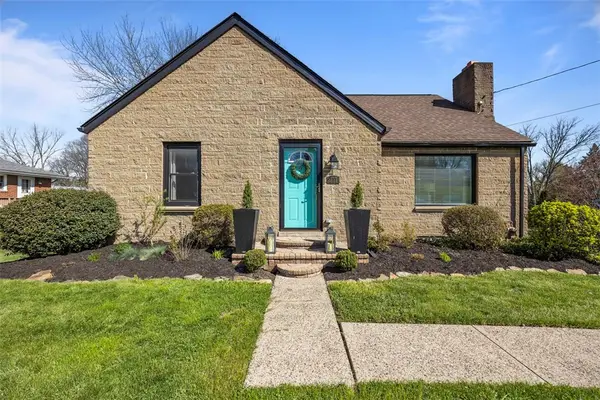 211 Patton Dr, Coraopolis, PA 15108