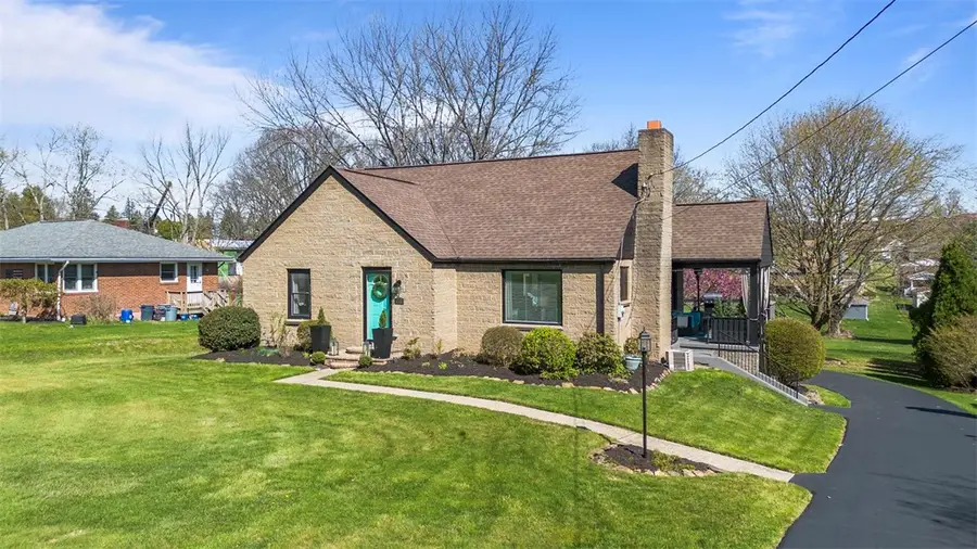 211 Patton Dr, Coraopolis, PA 15108 - #2