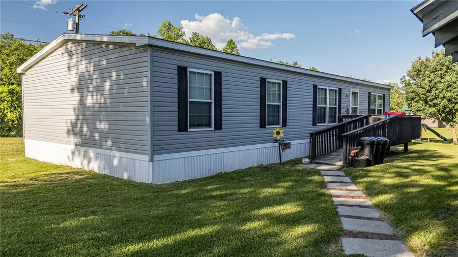 108 E 1st St, Crucible, PA 15325 - #3